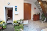 Eingangsbereich / Parkplatz vor dem Haus